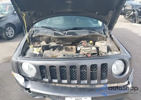 2017 Jeep Patriot Latitude 4X4 z USA, uszkodzony, nr VIN 1C4NJRFB4HD175436